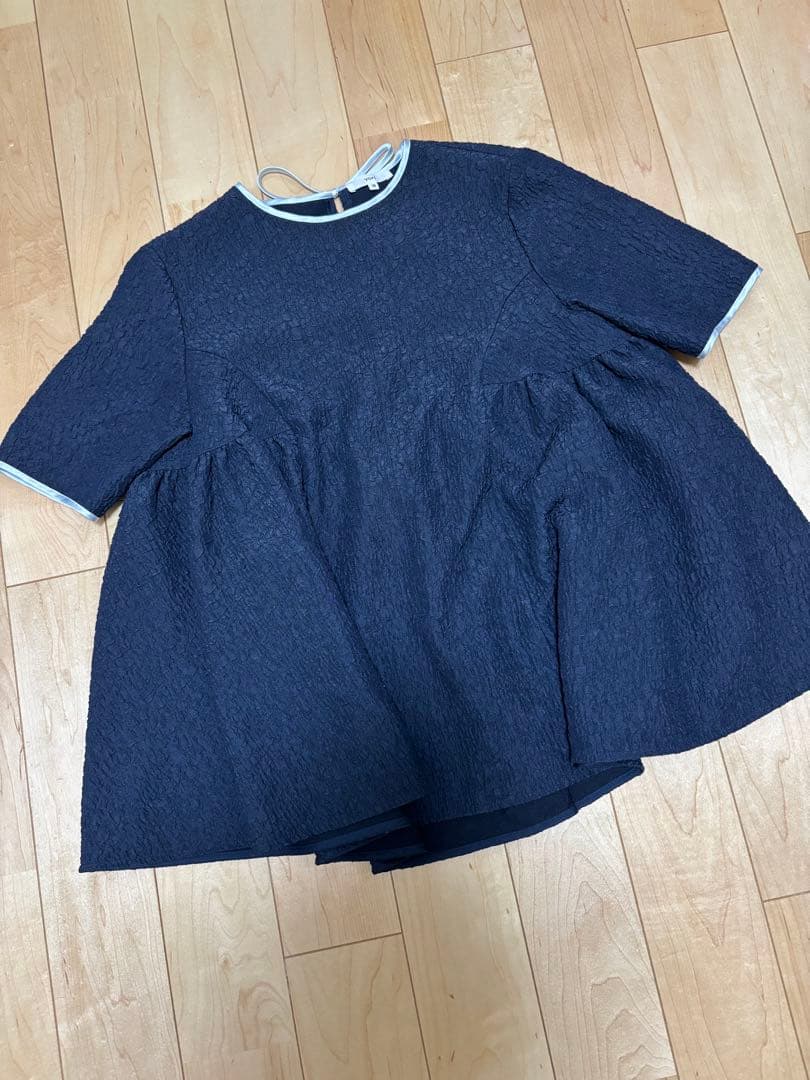 yori ヨリ フクレサイドギャザーブラウス ネイビー