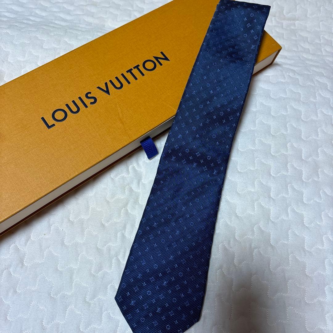ルイヴィトン　モノグラム ネイビーネクタイ 箱付き