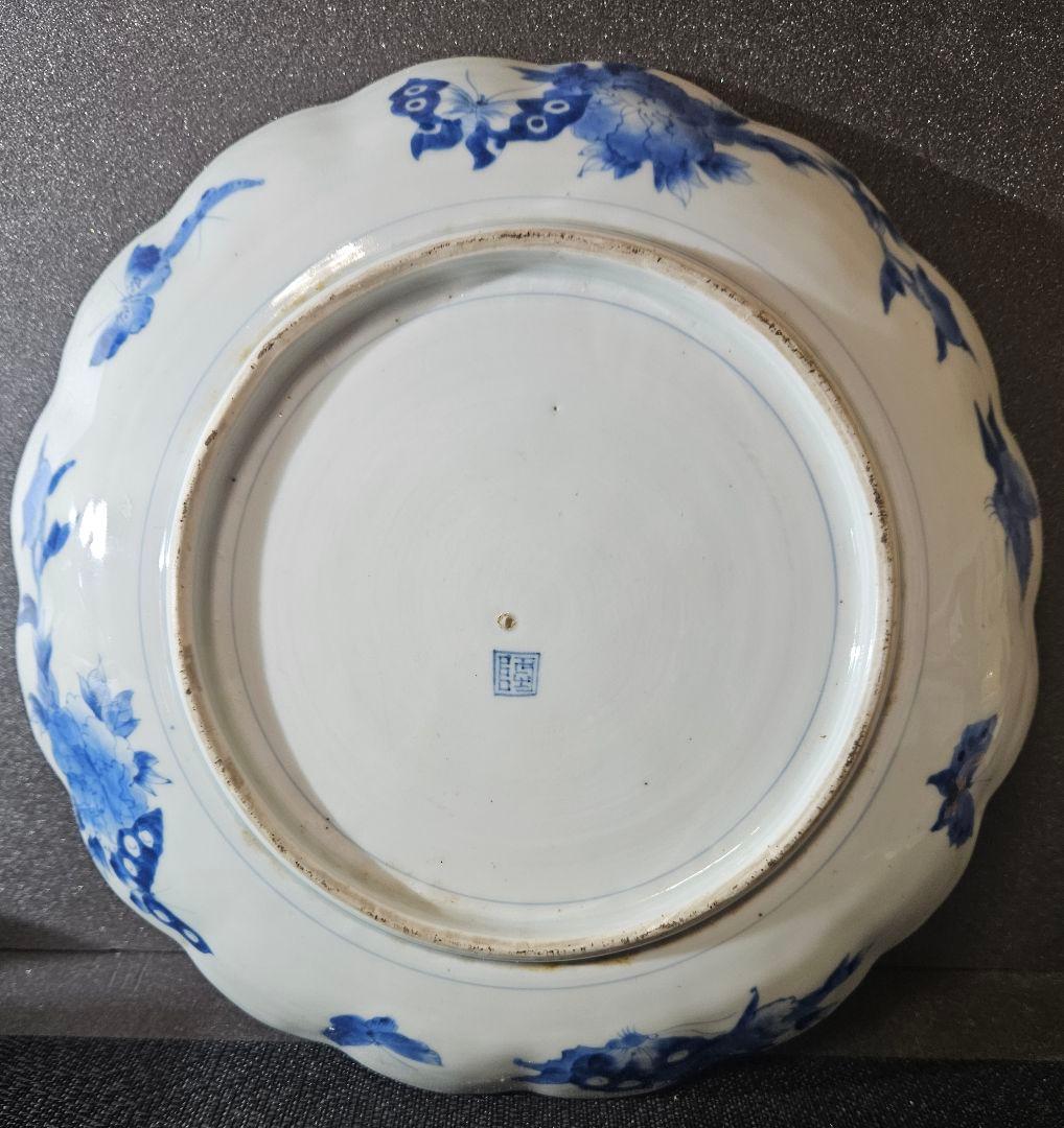 【上作品❗】江戸時代後期　古伊万里　染付　菖蒲に11蝶々図　輪花33.3cm大皿