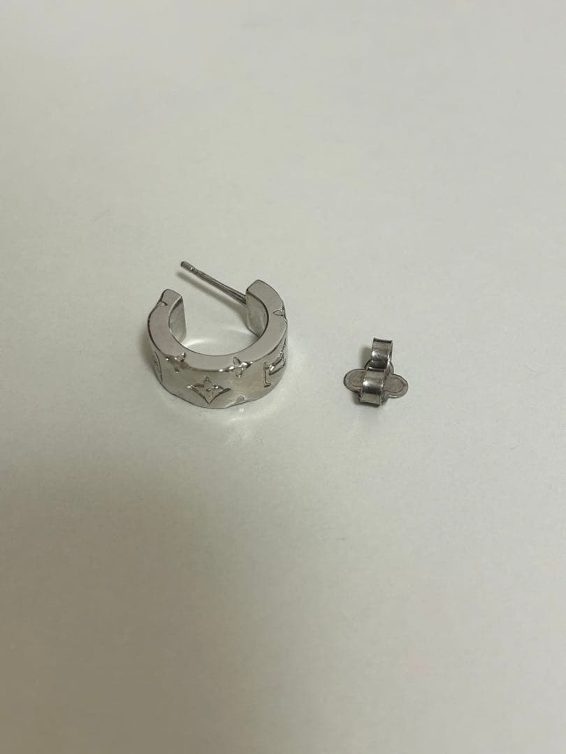 LOUIS VUITTON ピアス LVモザイク モノグラム 片耳