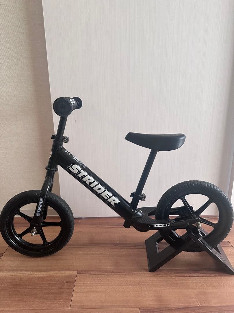 ストライダー　スポーツモデル　黒