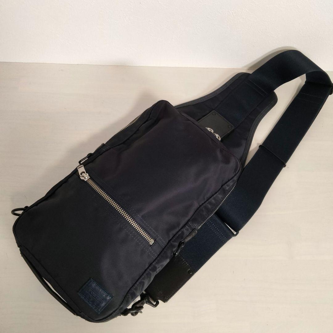 POTER リフト ボディバッグ ナイロン レザー ネイビー スリングショルダー