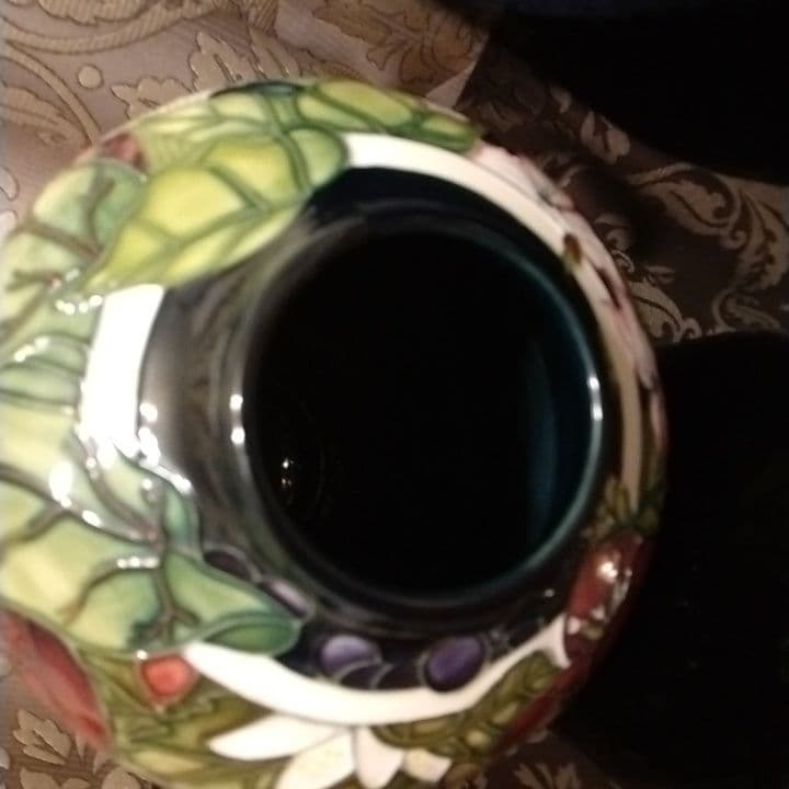 英国W.MOORCROFT「モークロフト」社の装飾陶芸品ー花瓶