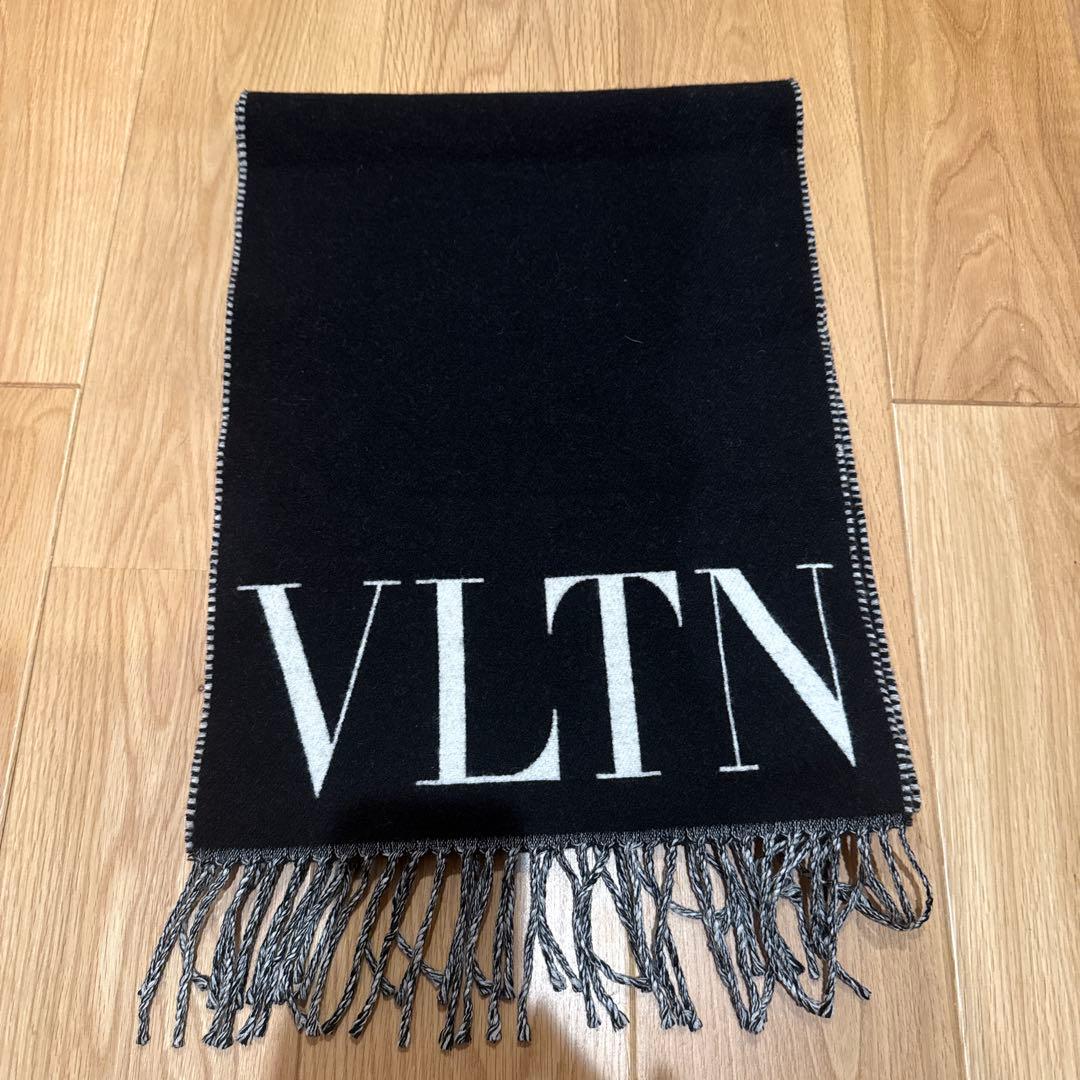 VALENTINO フリンジ付きマフラー ブラック/グレー