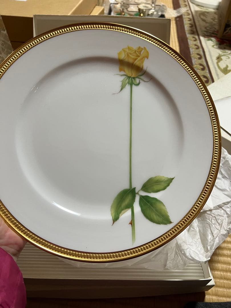 大倉陶園　皿　一本のバラ