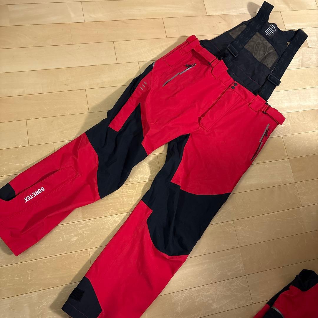 ☆美品☆ダイワ　ゴアテックスプロ　ストレッチレインスーツ　2XLサイズ　レッド