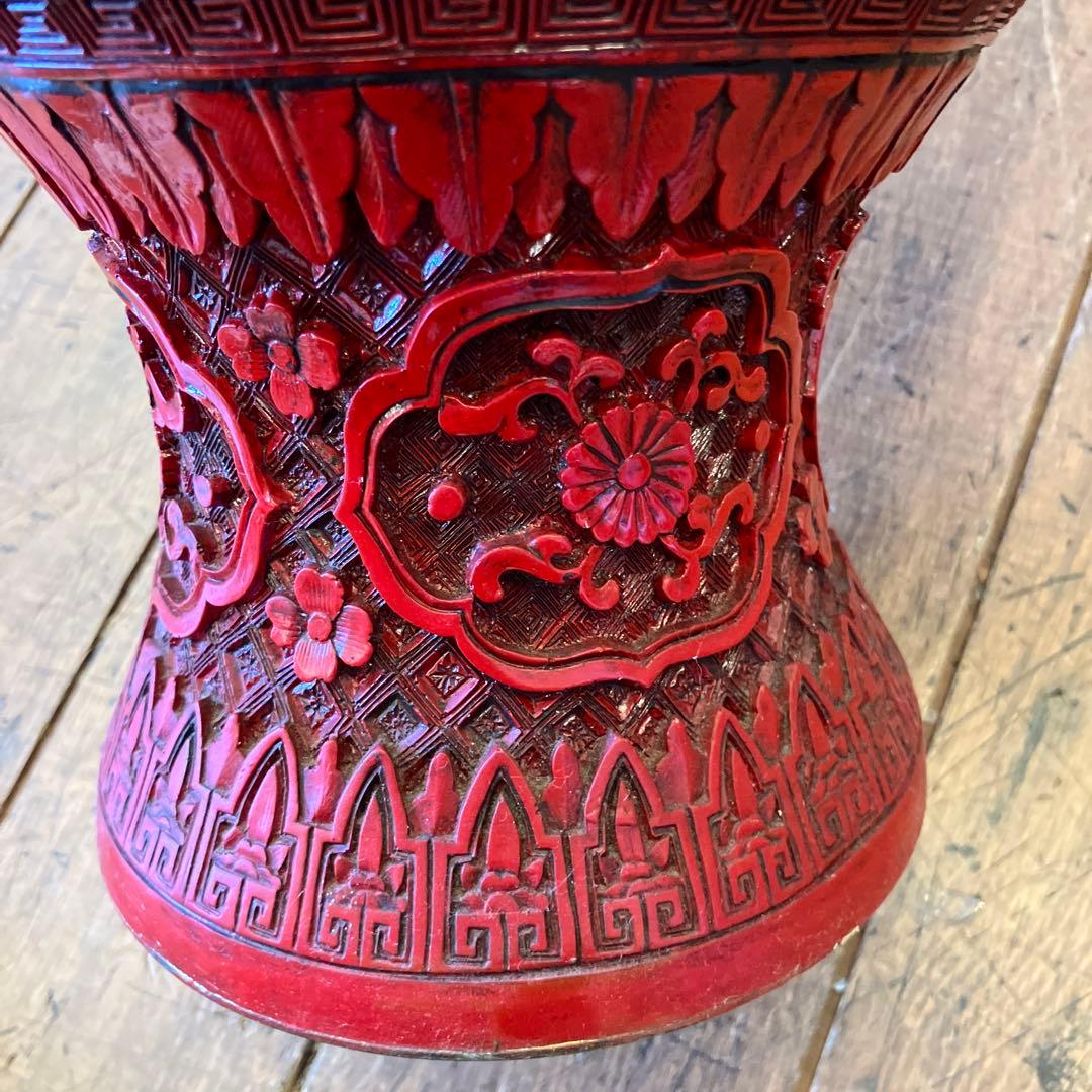 中国 美術 骨董 堆朱 壺 赤壺 工芸品 民芸品 彫刻 花柄 花瓶 花器 置物