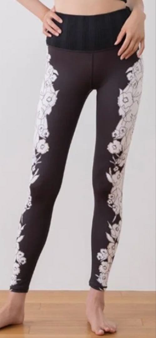 【SUKALA】新品ドローイングフラワーパネルレギンス Lサイズ