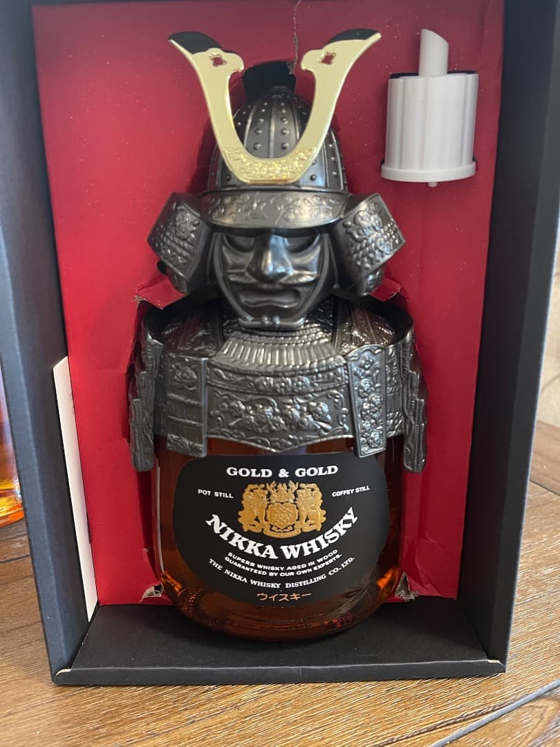 NIKKA WHISKY GOLD & GOLD サムライボトル