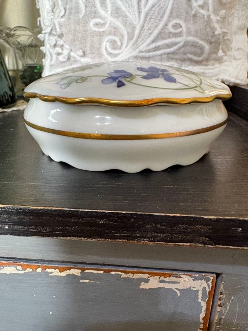 ハビランド　スミレ花柄陶器小物入れ