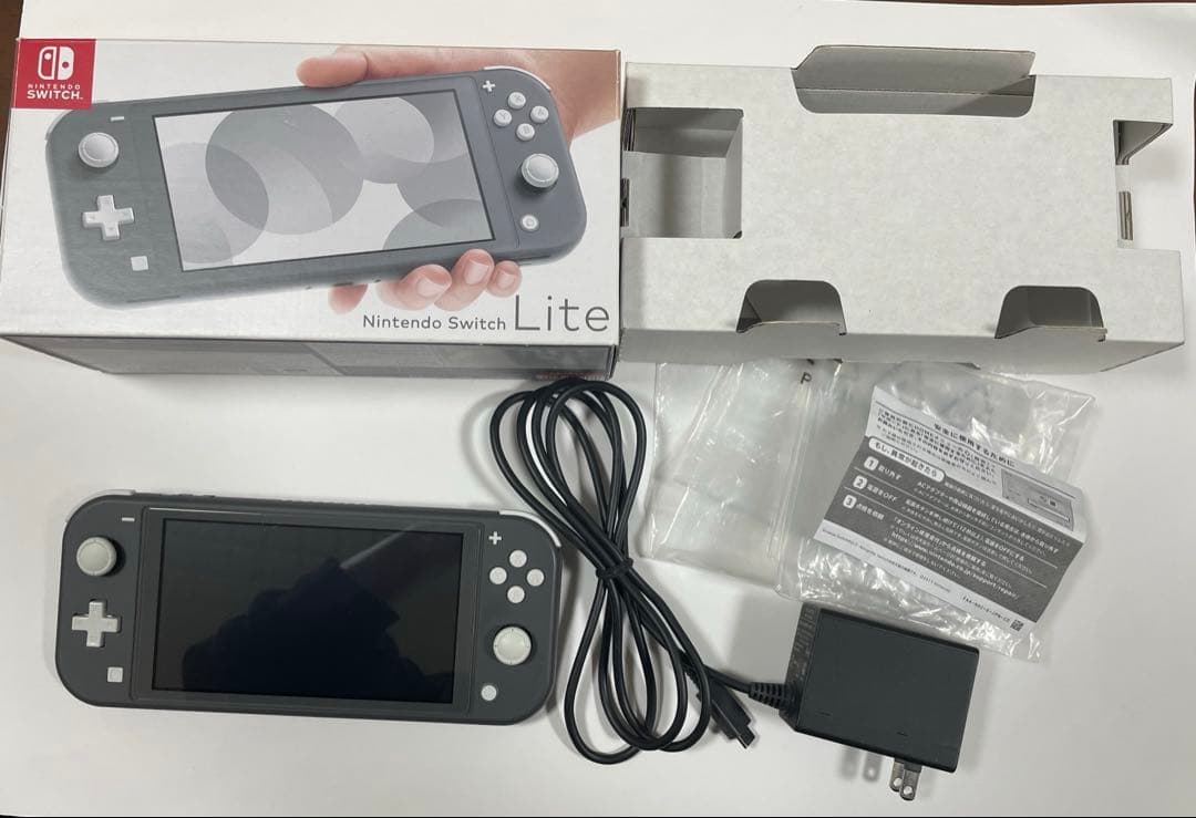 画面キズ有・Switch Lite ・グレー・希望でオマケ付