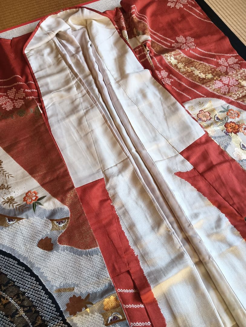 王道の古典色柄　振袖フルセット　朱赤　絞り　金彩　刺繍　美品　丈160 裄66