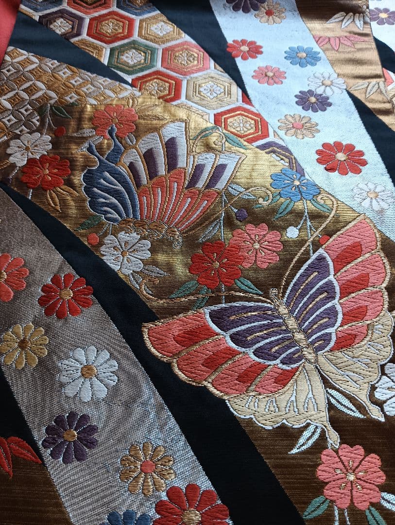 王道の古典色柄　振袖フルセット　朱赤　絞り　金彩　刺繍　美品　丈160 裄66