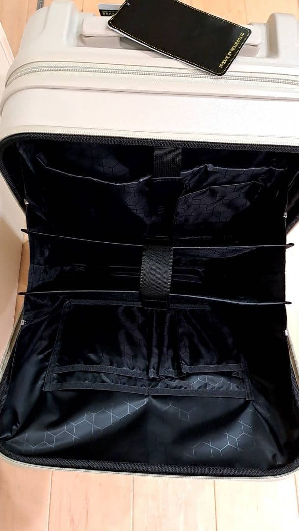 Proevo シルバーキャリーケース TSAロック付き