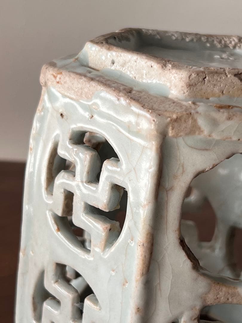 李朝 白磁 卍文透彫六角筆筒 李朝初期 高麗 柳宗悦 民藝館