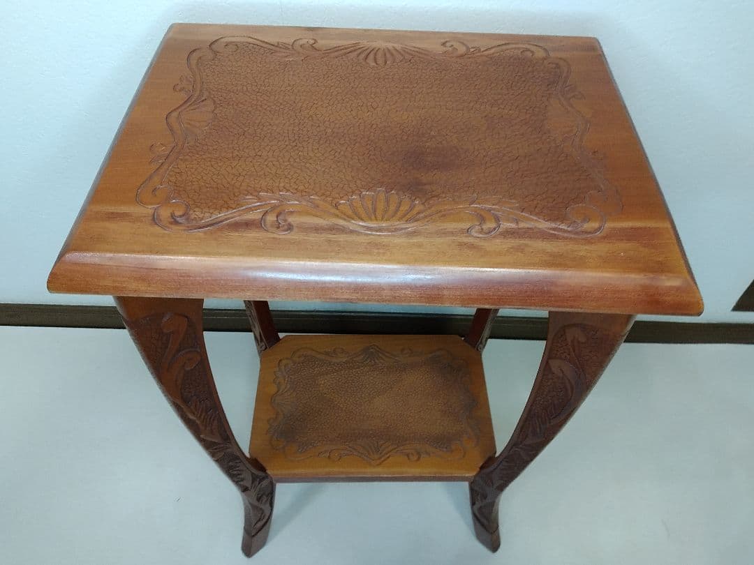 イギリス アンティーク サイドテーブル 飾り台 花台 家具 彫刻装飾