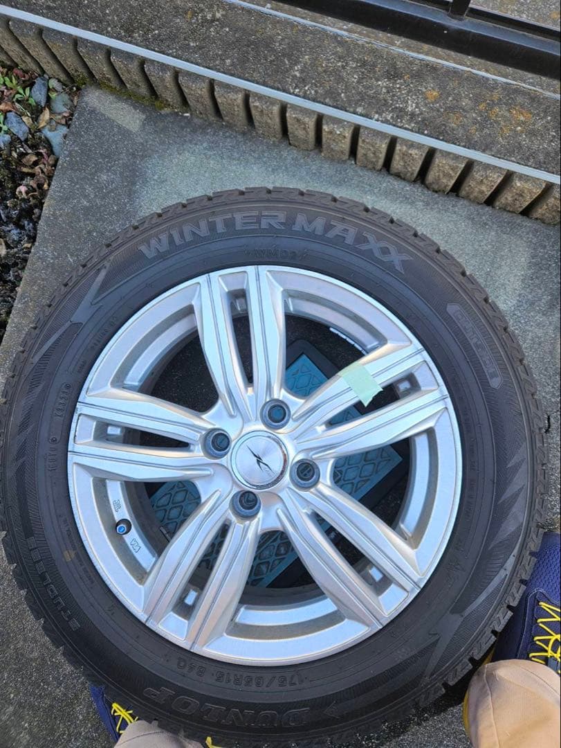 kenkenさま専用　DUNLOP 175/65R15 スタッドレスタイヤ