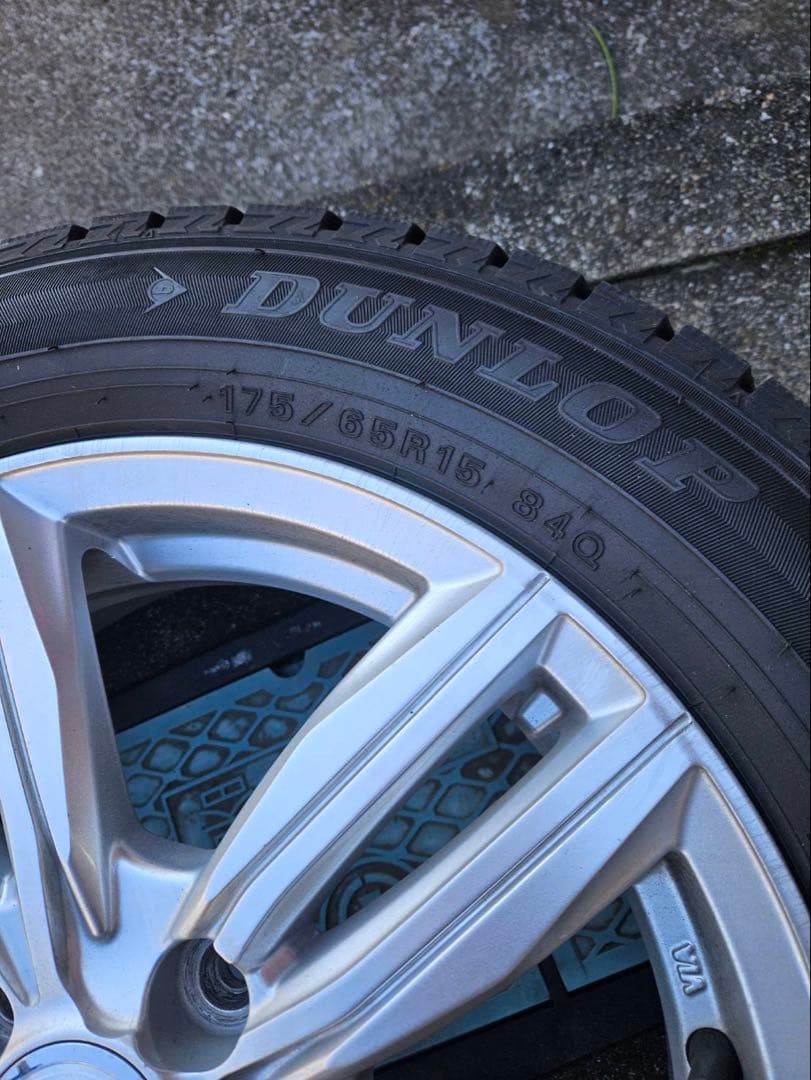 kenkenさま専用　DUNLOP 175/65R15 スタッドレスタイヤ