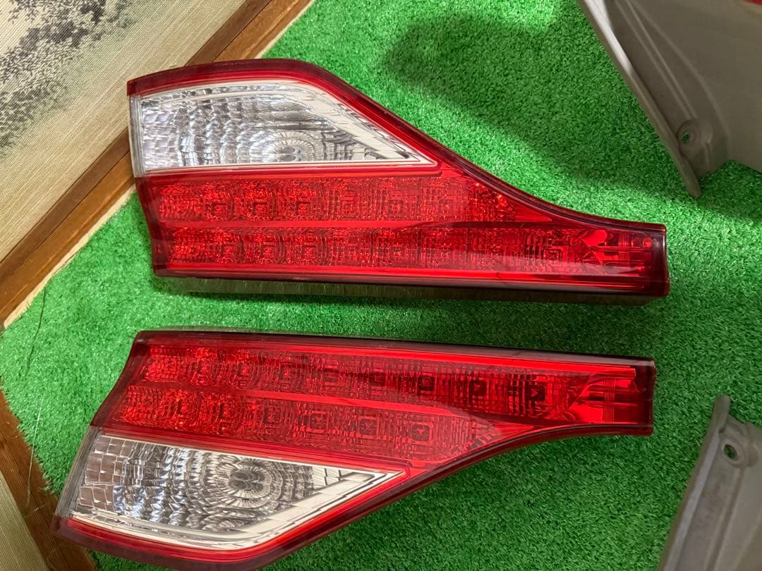 トヨタ エスティマACR50 ￼中期　テールライト