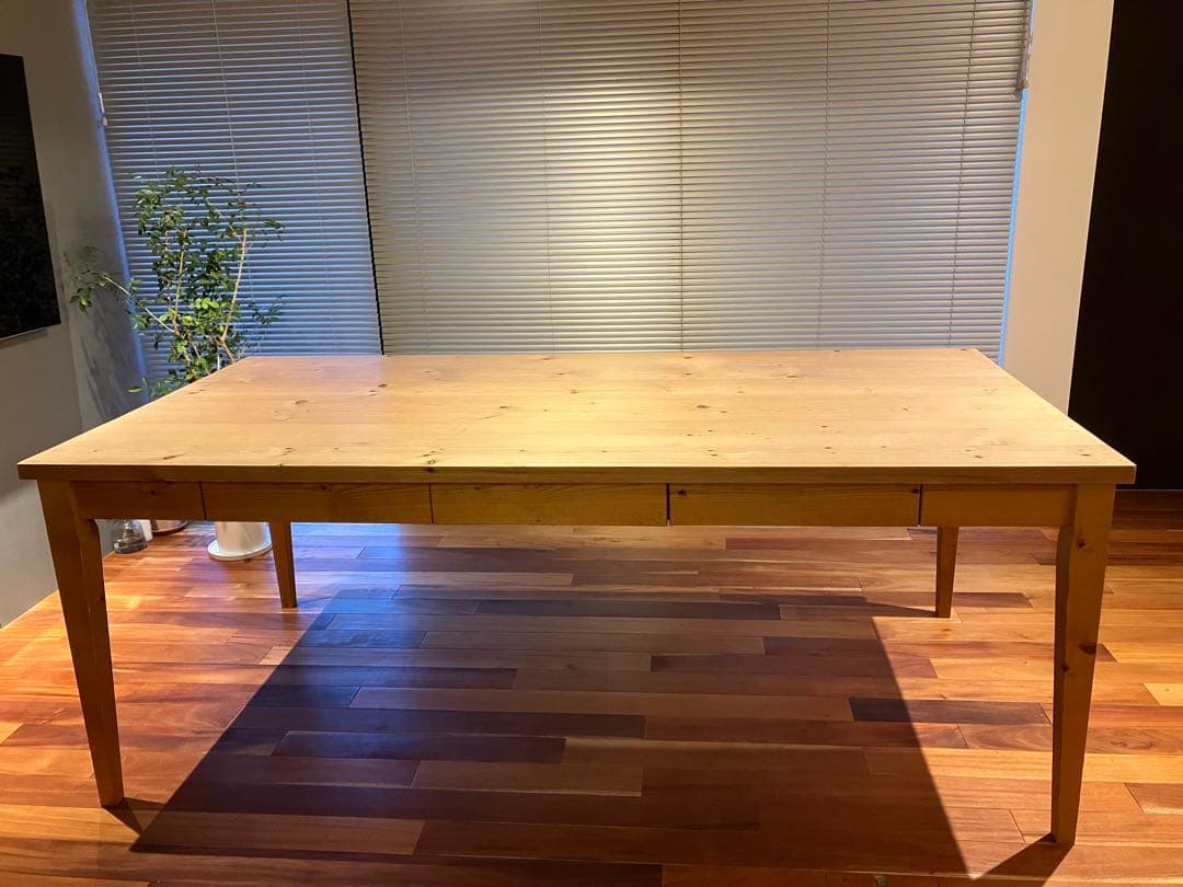 無垢材木製ダイニングテーブル 引き出し付き