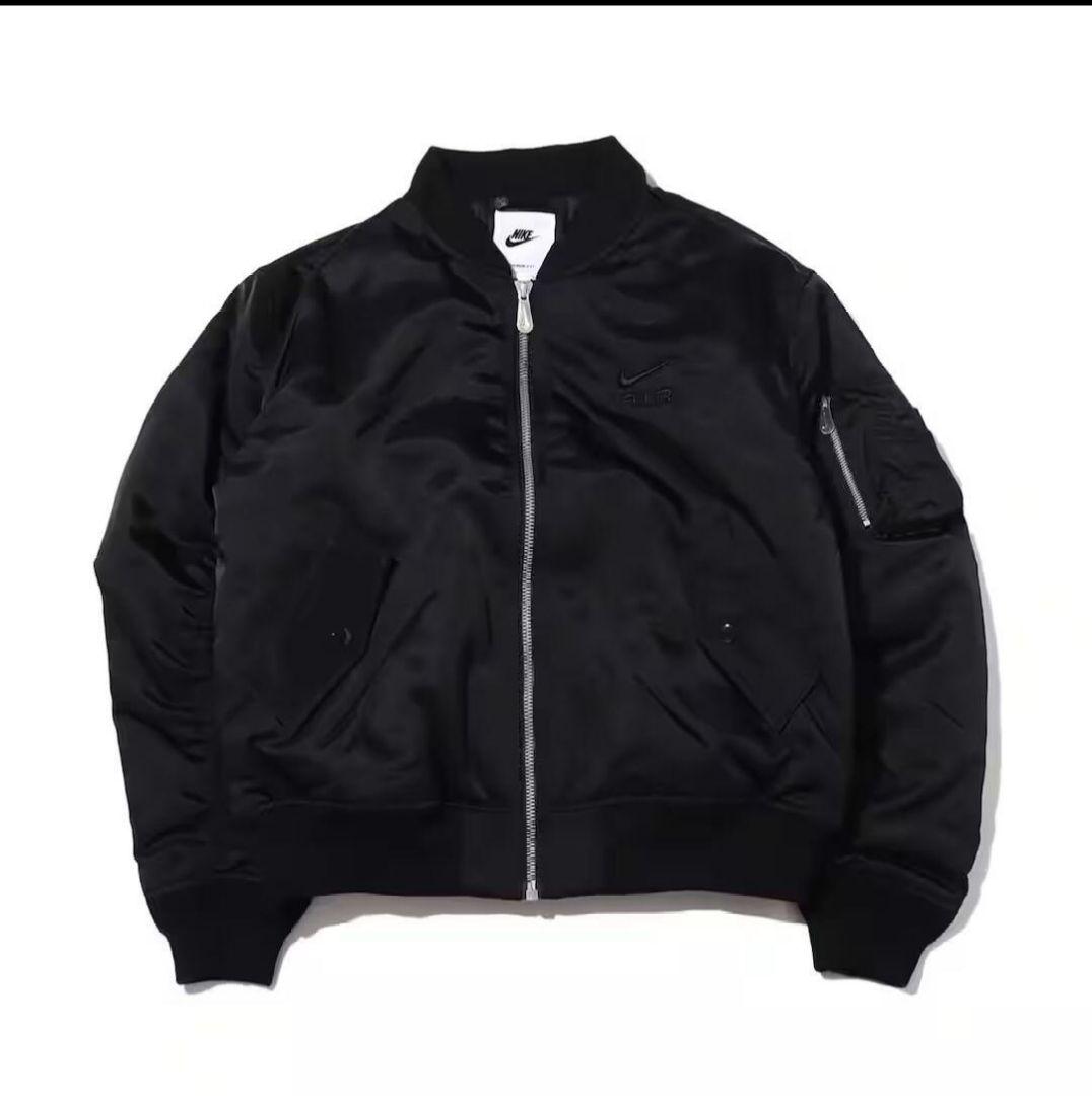 NIKE 背面ロゴ ボンバージャケット MA-1 メンズ 黒 短丈 ダウン