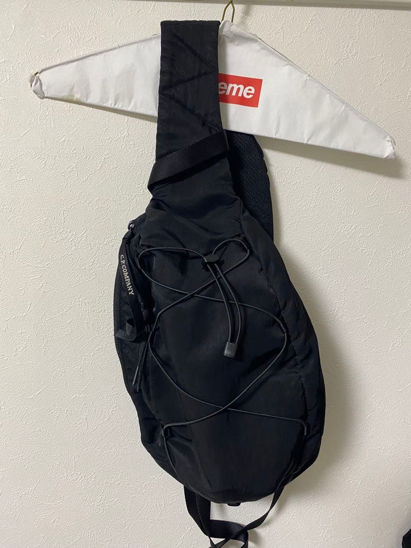 バッグ C.P company NYLON B CROSSBODY BACKPACK