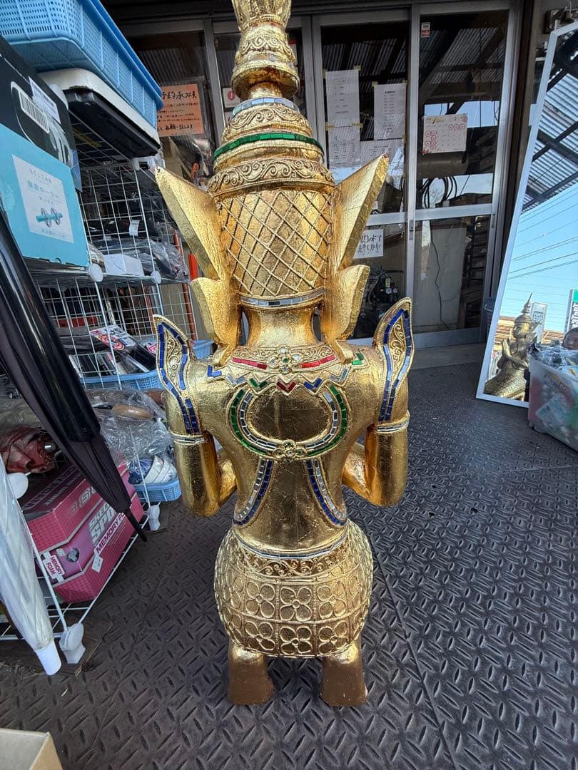 手彫りの金箔タイの天使像：レインツリー木製モザイク象嵌