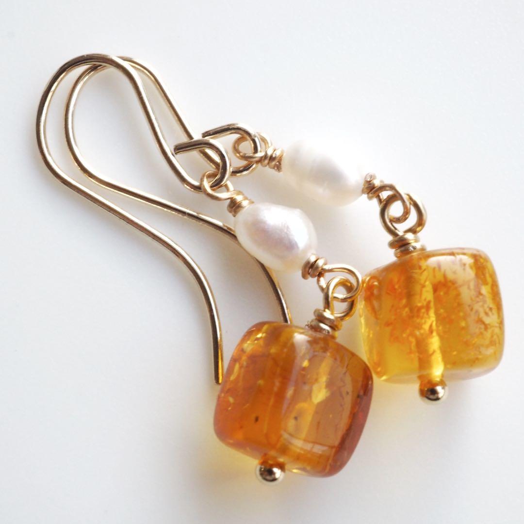 【Ruby】高品質ホワイトシェル(白蝶貝)ピカケピアス