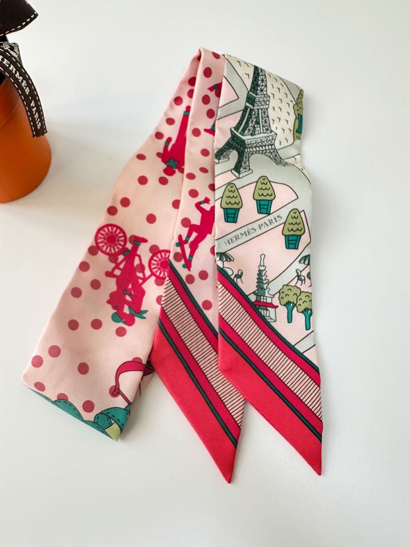 【HERMÈS】エルメスツイリー 新パリの恋人たち⭐︎極美品⭐︎