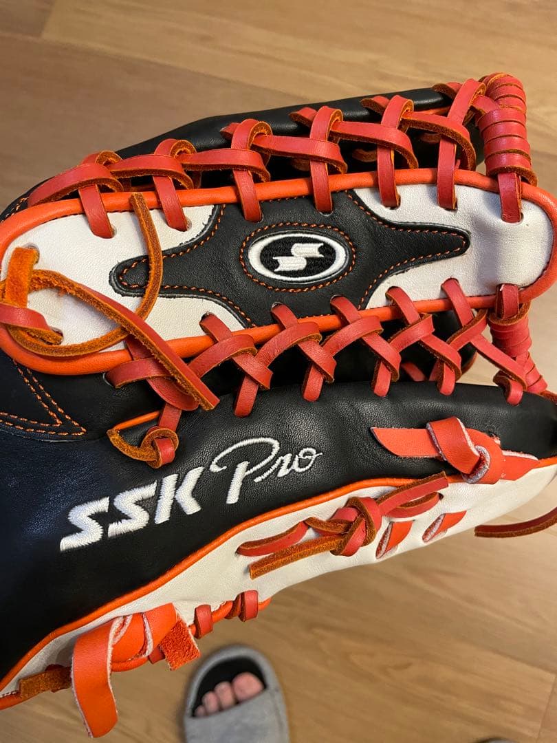 SSK Pro 硬式グローブ 黒/オレンジ