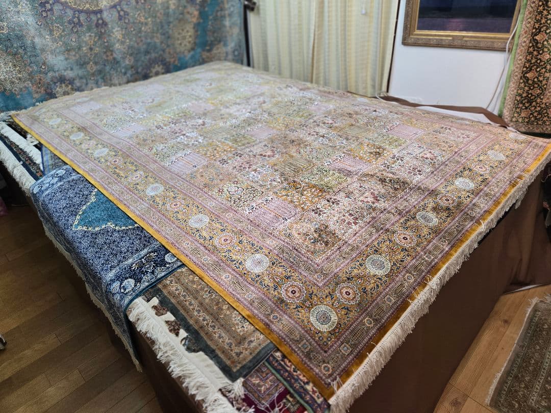 ペルシャ絨毯 本物保証 100%手織り素材シルク クム産サイズ292×200cm