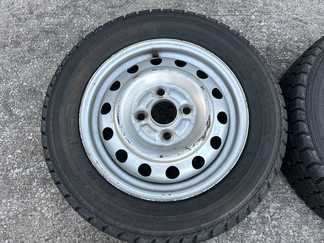 スタッドレスタイヤ 13インチ スチールホイール　バリ山