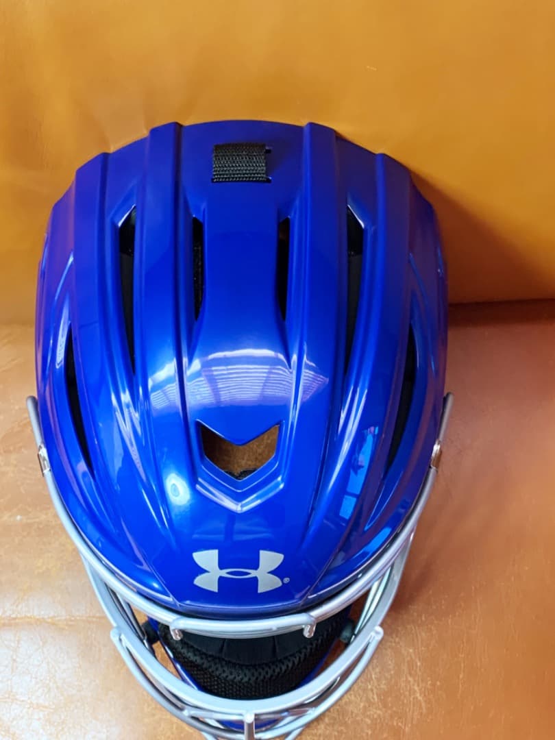 新品2025年★アメリカ国内限定☆アンダーアーマー☆キャッチャーヘルメット☆青
