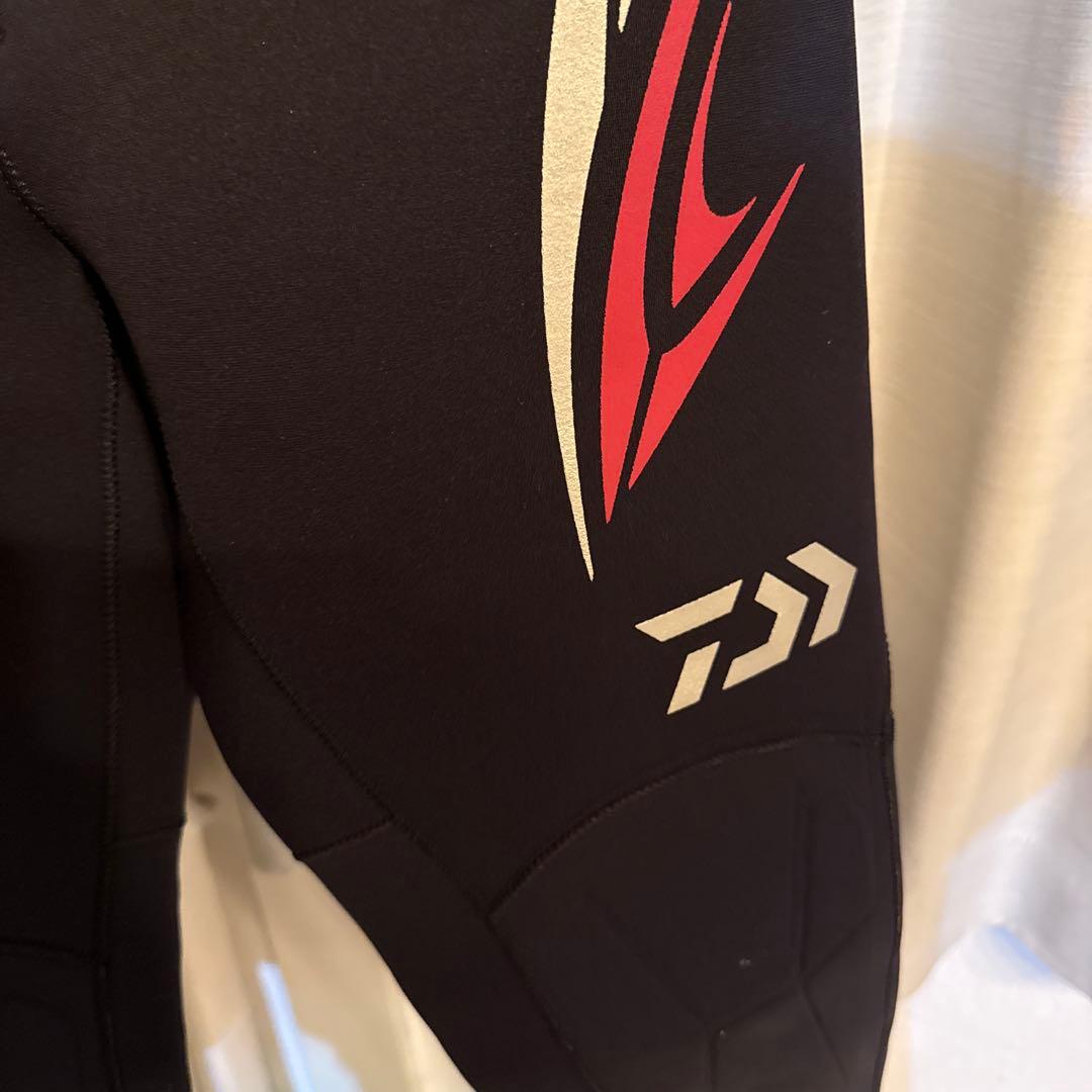 Daiwa 鮎タイツ 黒/赤 スリムフィット