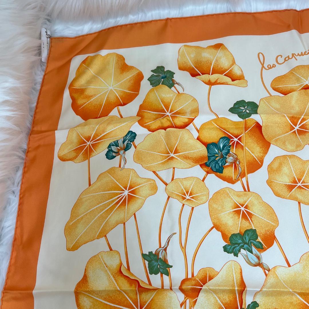 新品保管品　エルメス　HERMES 未使用品　カレ90 　スカーフ　オレンジ系