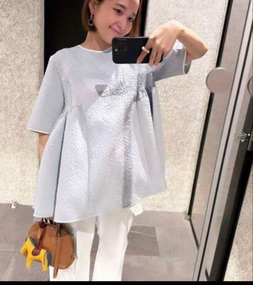 【yori 】フクレサイドギャザーブラウス　ライトサックス　38