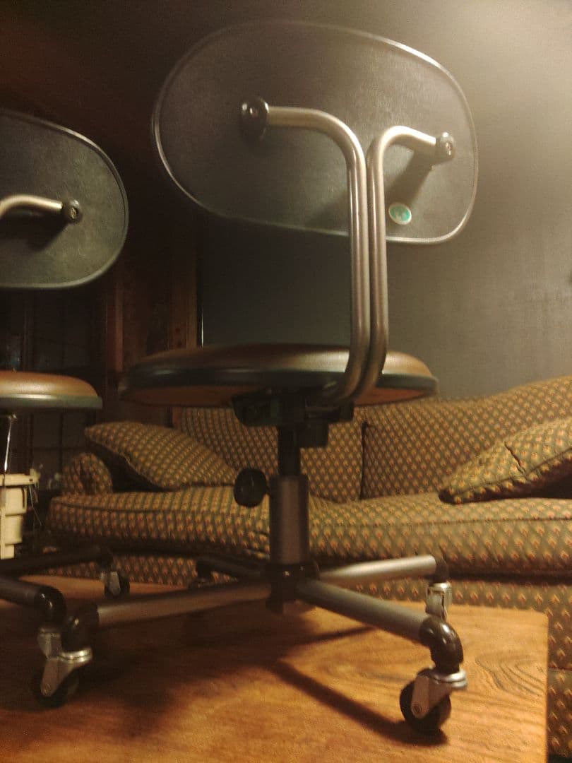 希少　イトーキ　ITOKI ２脚　インダストリアル　スペースエイジ　ポストモダン