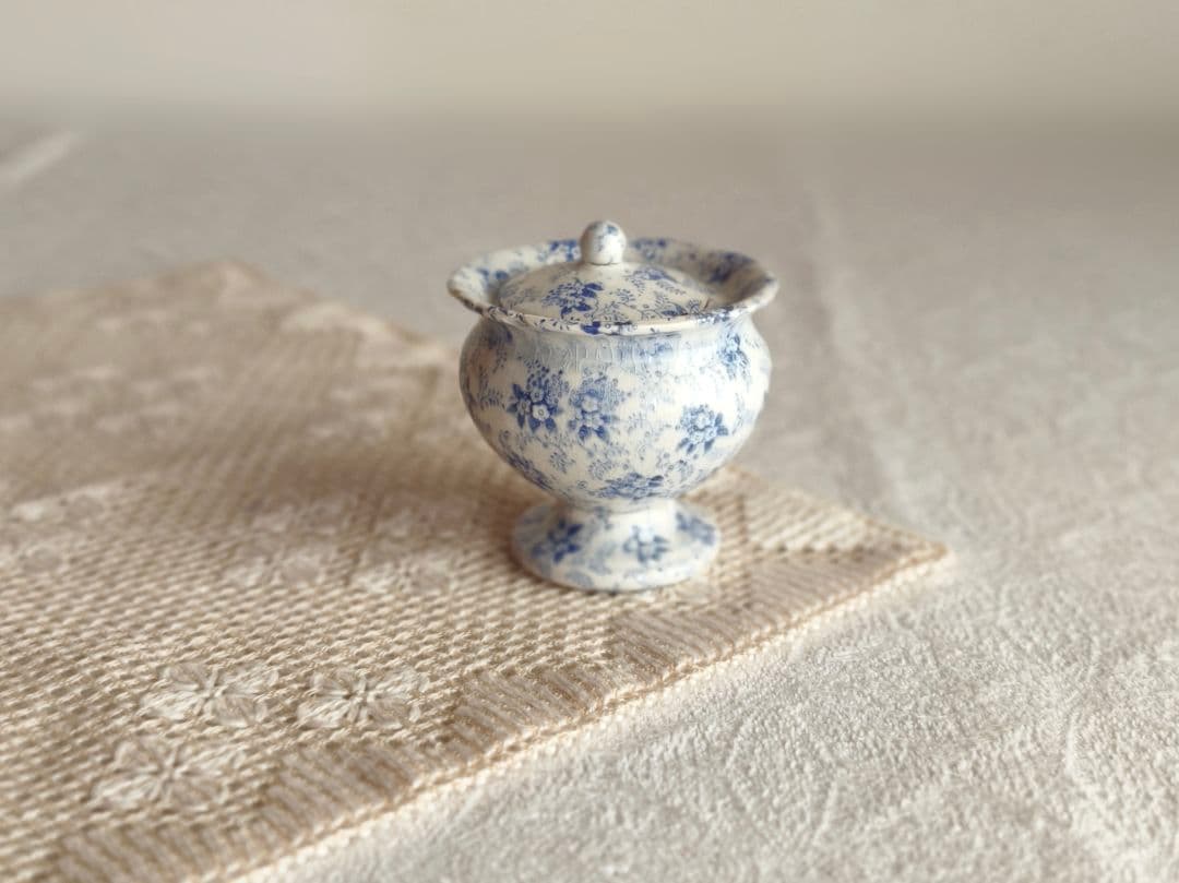 * antique mini ❀ 小さなお花柄 蓋付き ポット