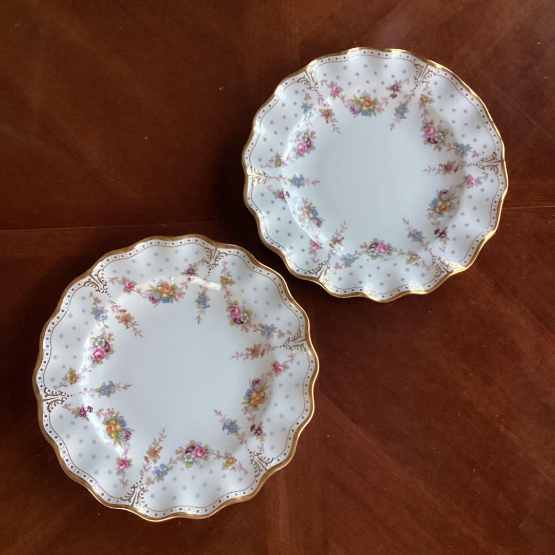 《ロイヤルクラウンダービー　ロイヤルアントワネット》ディナープレート2枚セット