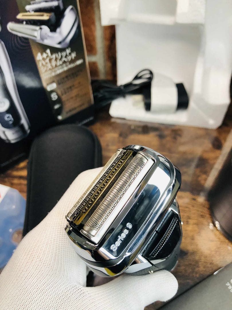 【美品】ブラウン シリーズ9 9375cc -Vメンズ電気シェーバー