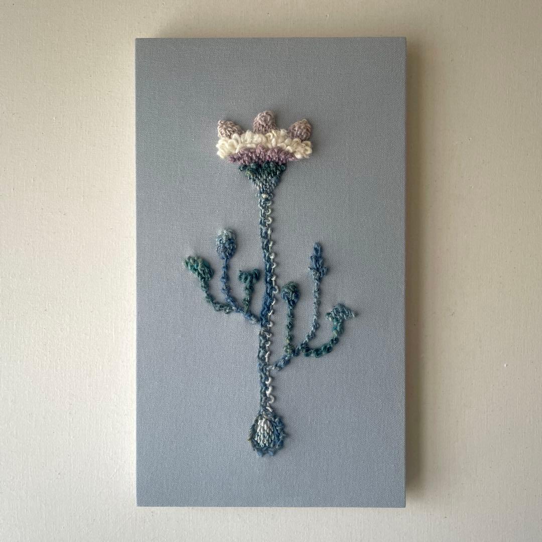 【一点もの】『手紡ぎ糸のお花. h'』手刺繍ファブリックパネル