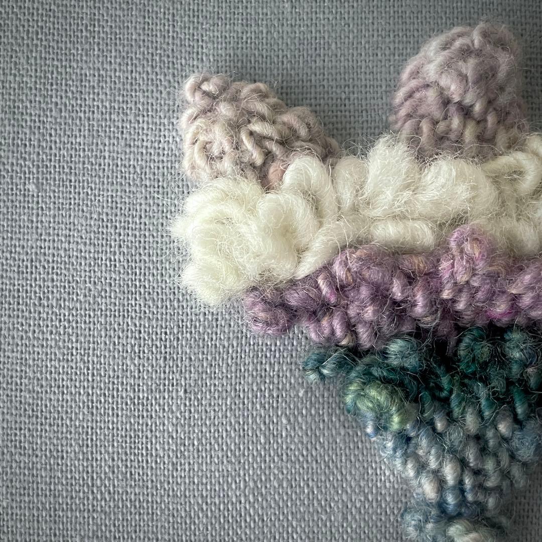 【一点もの】『手紡ぎ糸のお花. h'』手刺繍ファブリックパネル