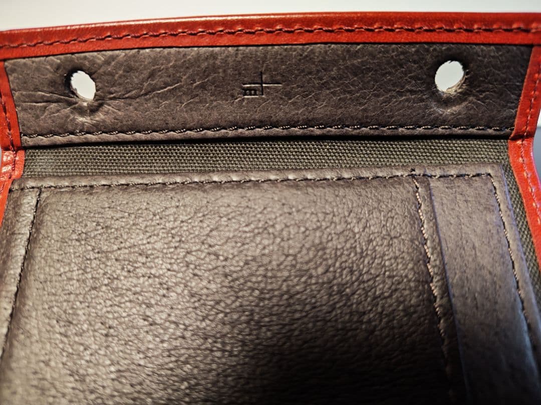 m+エムピウミッレフォッリエⅡ P25 ブスケット ロッソ