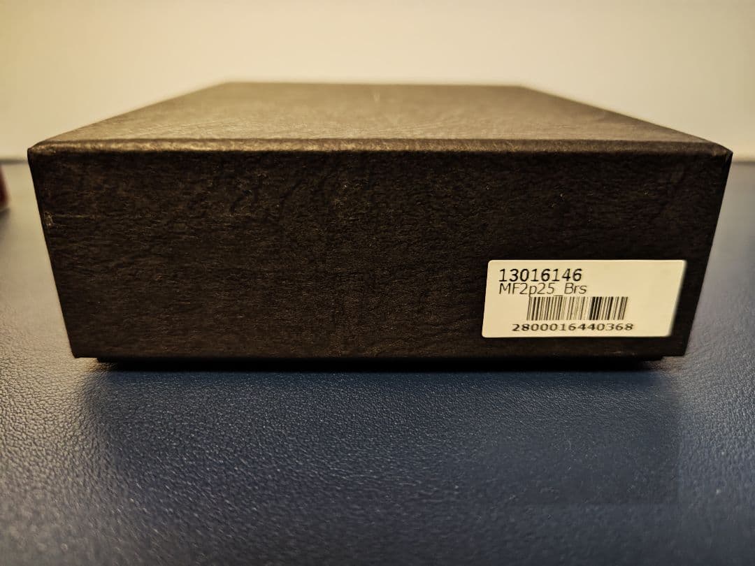 m+エムピウミッレフォッリエⅡ P25 ブスケット ロッソ