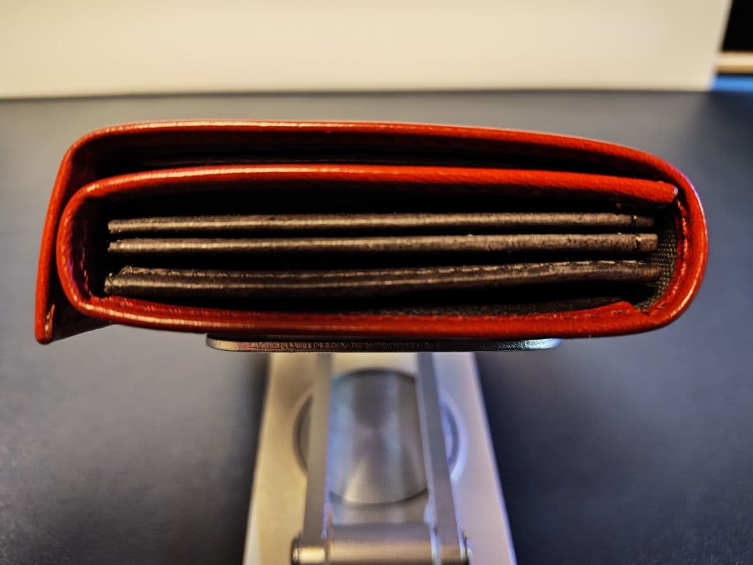 m+エムピウミッレフォッリエⅡ P25 ブスケット ロッソ