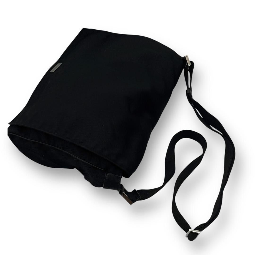 最終値下 GUCCI ロゴ プレート ナイロン メッセンジャーバッグ ブラック