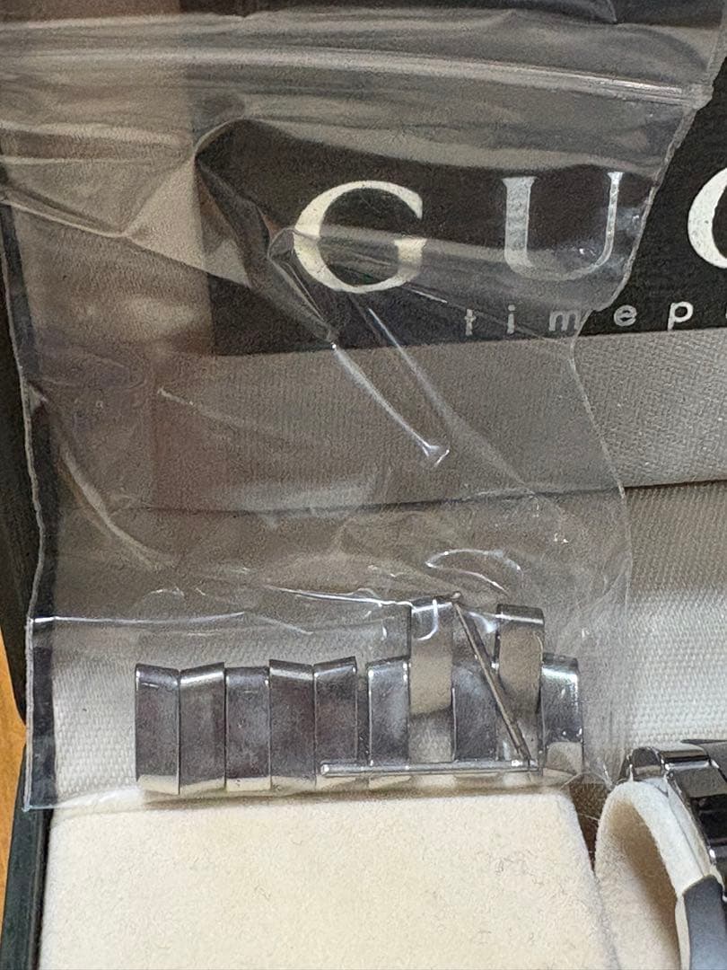 【美品】GUCCI グッチ腕時計 5500M 金属ベルト 黒文字盤 メンズ腕時計