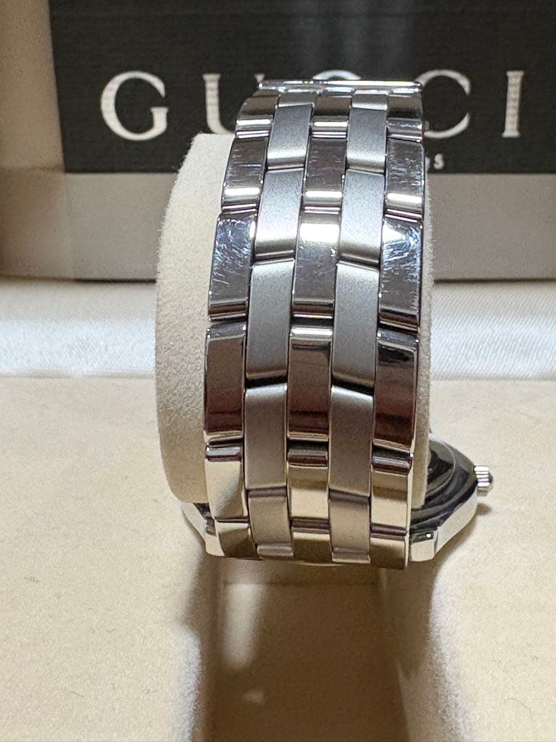 【美品】GUCCI グッチ腕時計 5500M 金属ベルト 黒文字盤 メンズ腕時計