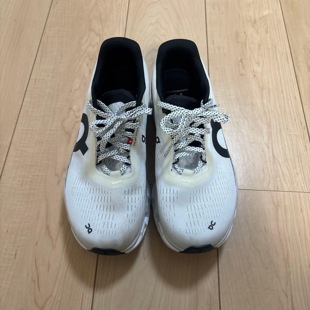 ON RUNNING スニーカー ホワイト/ブラック