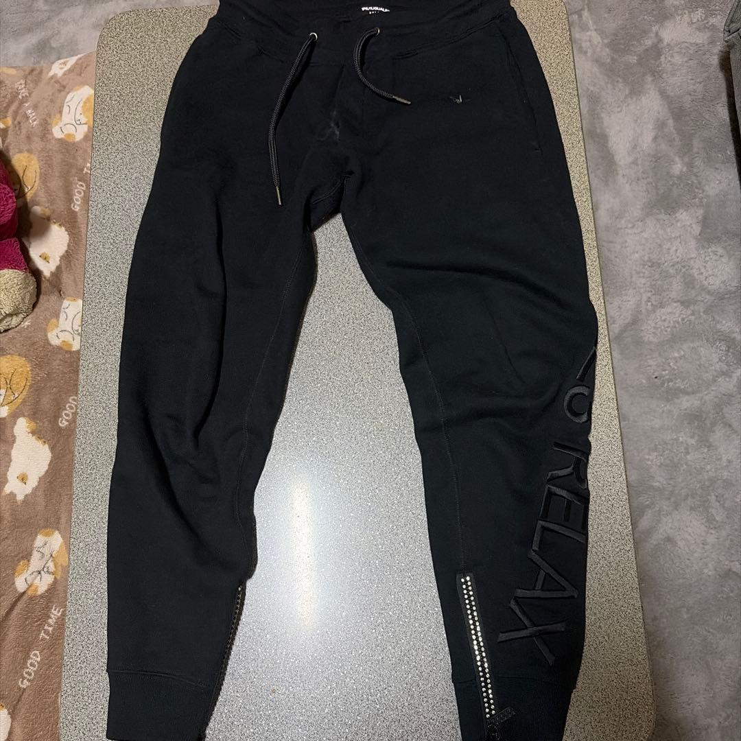 1PIU1UGUALE3RELAXのズボン